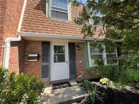 274 Hooker Ave #F3, Poughkeepsie, NY 12603