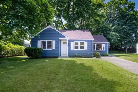 11 Hilltop Dr, New Windsor, NY 12553