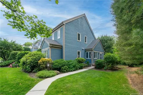 5705 Manor Dr, Peekskill, NY 10566