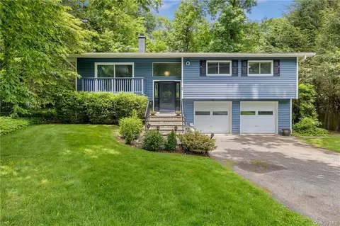 60 Lakeside Rd, Mount Kisco, NY 10549