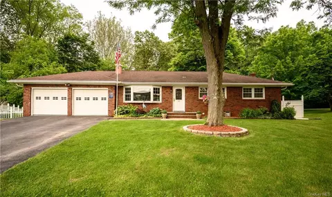 13 Townsend Pl, Chester, NY 10918