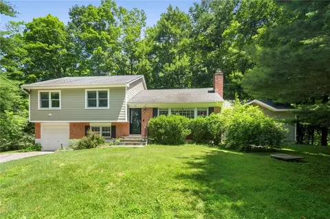 12 Garlen Rd, Katonah, NY 10536