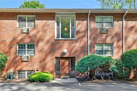 6 Dove Ct #Q, Cortlandt, NY 10520