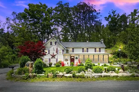 345 Church Rd, Shawangunk, NY 12566