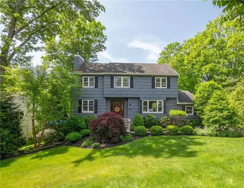 31 Maple Moor Ln, Cortlandt, NY 10567