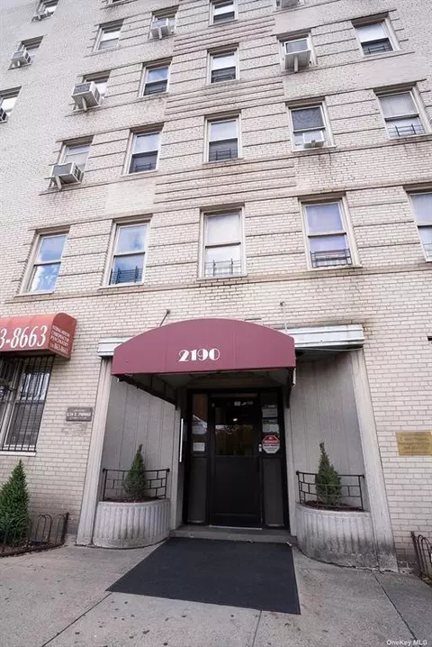 2190 Boston Rd #6G, New York, NY 10462