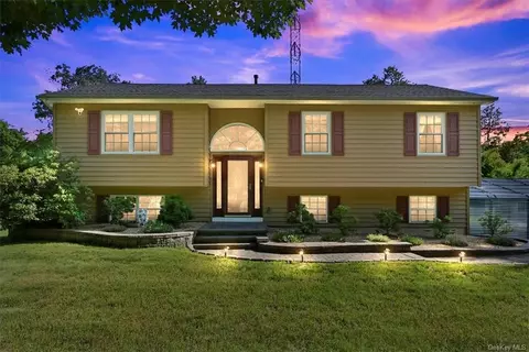 101 Brewer Rd, Newburgh, NY 12550