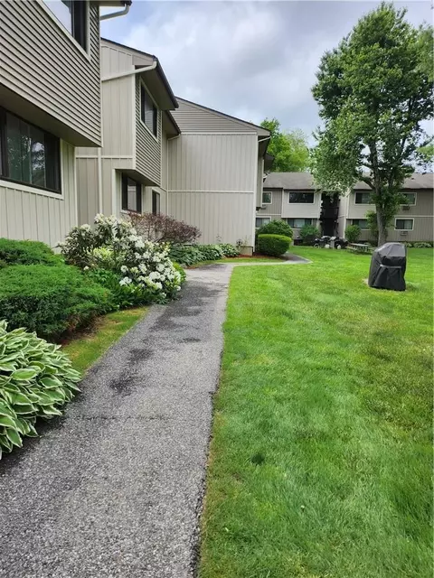 28 Patterson Village Ct, Patterson, NY 12563