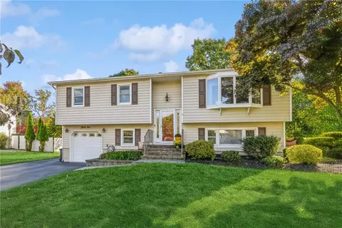 31 Southpark Dr, Haverstraw, NY 10923