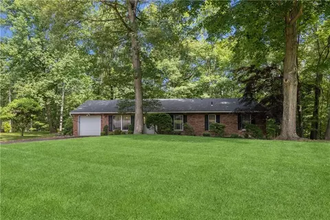 2 Opal Ct, Ramapo, NY 10970