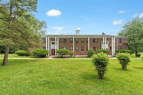 759 Hillside Ave #AA, New Hyde Park, NY 11040