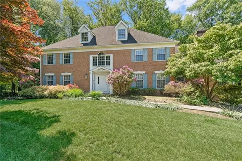 9 Deforest Ct, Clarkstown, NY 10994