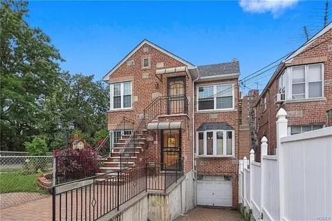 2805 St Theresa Ave, New York, NY 10461