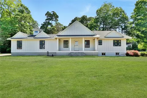 47 Galloway Ln, Mount Pleasant, NY 10595