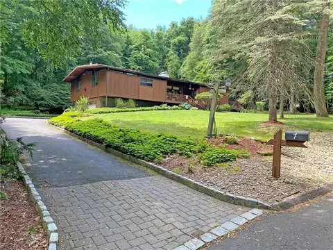 7 Wood Ln, Ramapo, NY 10901