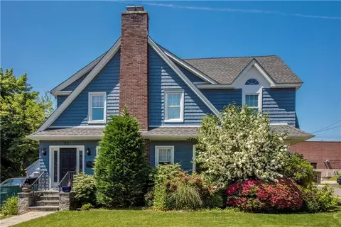 36 Howard Pkwy, New Rochelle, NY 10801