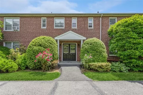 221 Schrade Rd #2H, Briarcliff Manor, NY 10510