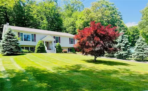 58 Pine Ridge Dr, Wappingers Falls, NY 12590