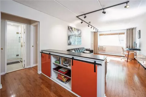 1 Consulate Dr #1D, Eastchester, NY 10707