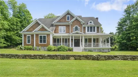 32 Tea House Ln, Southeast, NY 10509