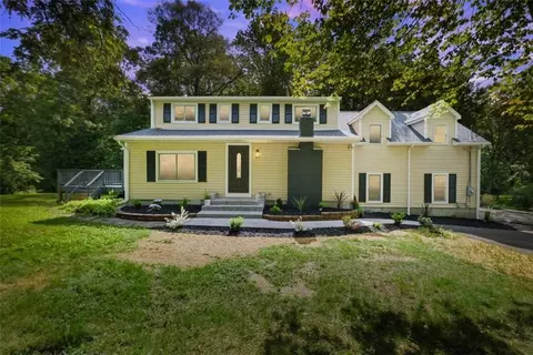 176 Sunset Dr, Wappingers Falls, NY 12590