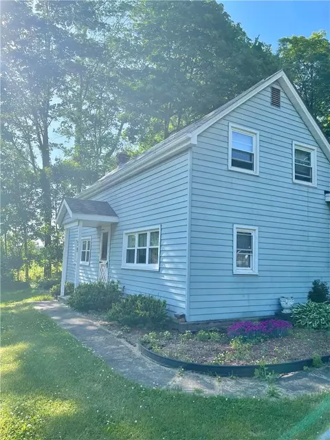 79 Chelsea Rd, Wappinger, NY 12590