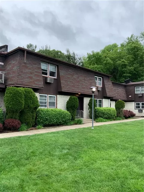 5 Church Ln #O, Clarkstown, NY 10989