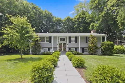 8 Green Acres Ln, Greenburgh, NY 10607
