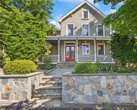 2 Green St, Beacon, NY 12508