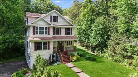 341 Lake Shore Rd, Putnam Valley, NY 10579