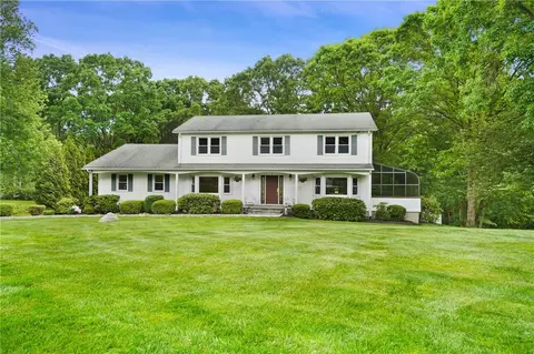 7 Elide Rd, Katonah, NY 10536