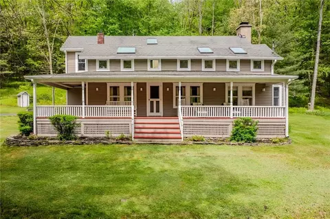 250 Woodtown Rd, Shohola, PA 18458
