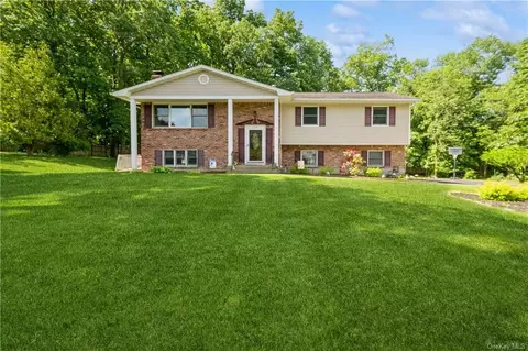 116 Renee Ln, Clarkstown, NY 10954