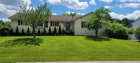 2 Pineberry Ct, Poughkeepsie, NY 12603