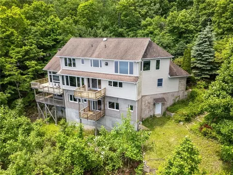 111 Tweed Blvd, Orangetown, NY 10960