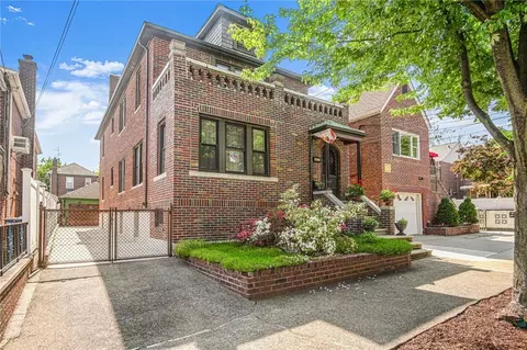 1857 Hering Ave, New York, NY 10461