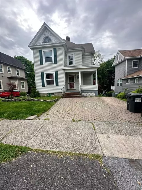 21 Gladstone Ave, Walden, NY 12586