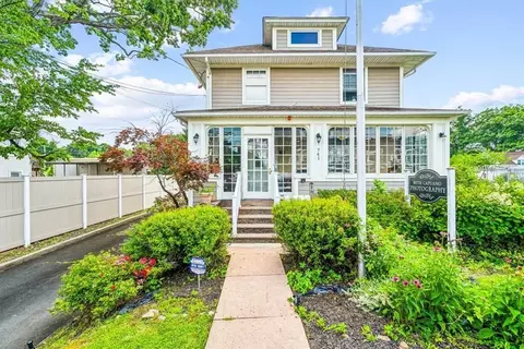 741 W Nyack Rd, Clarkstown, NY 10994