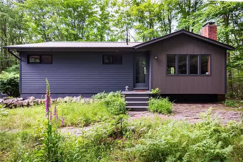 185 Cedar Dr, Rochester, NY 12446
