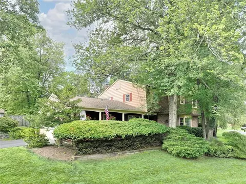 20 Deer Meadow Dr, Clarkstown, NY 10994