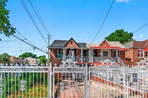 1325 Allerton Ave, New York, NY 10469