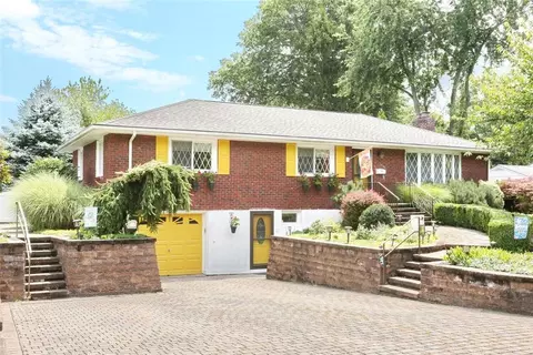 38 Yale Ter, Orangetown, NY 10913