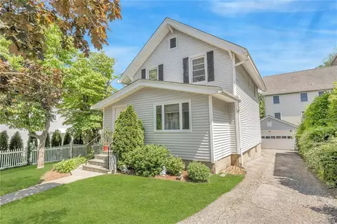 25 Sixth St, Pelham, NY 10803