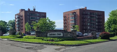 2 Salisbury Pt #3E, Orangetown, NY 10960