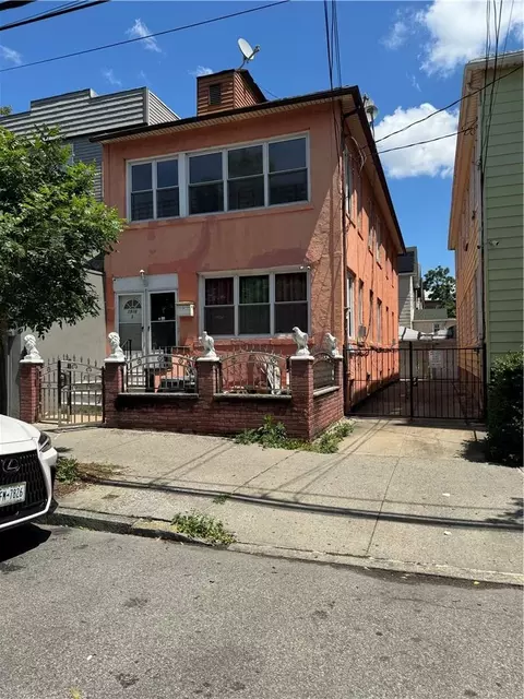 1516 Saint Peters Ave, New York, NY 10461