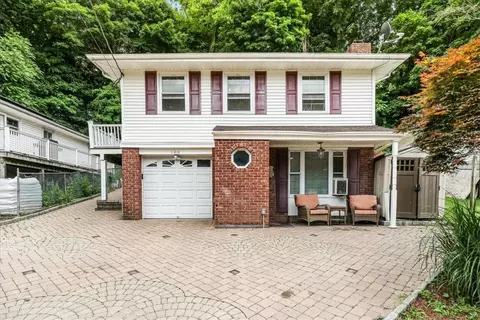 168 Maple St, Cortlandt, NY 10520
