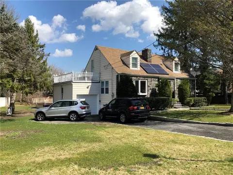 21 Marion Ave, Greenburgh, NY 10530