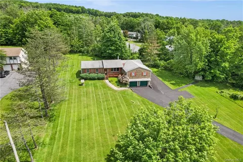 661 Pocatello Rd, Wawayanda, NY 10940