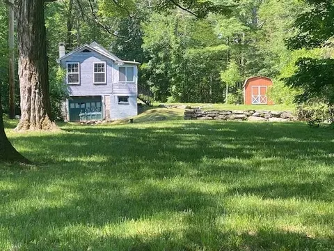 43 Eileen Blvd, Poughkeepsie, NY 12603