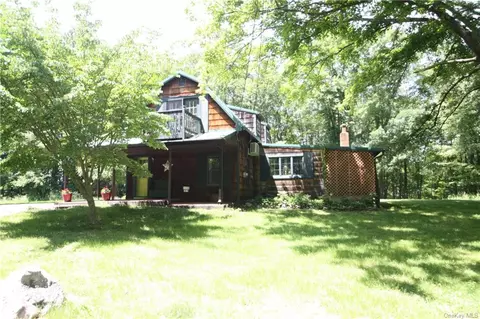 104 Shawangunk Rd, Wallkill, NY 10941